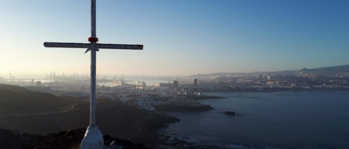 The cross at the top of El Confital